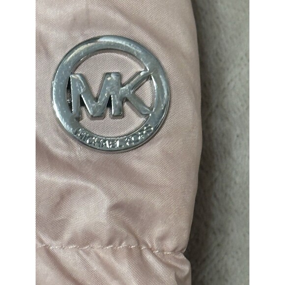 Michael Kors girls puffer coat size 3T.  Beautiful Warm coat In Great Condition. - Picture 4 of 11